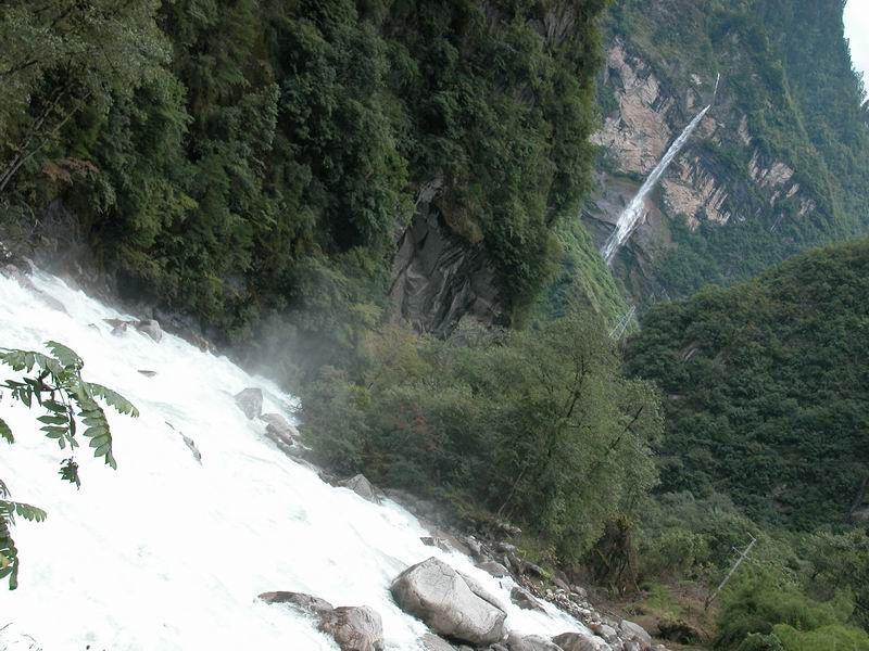 逃离拇指山地